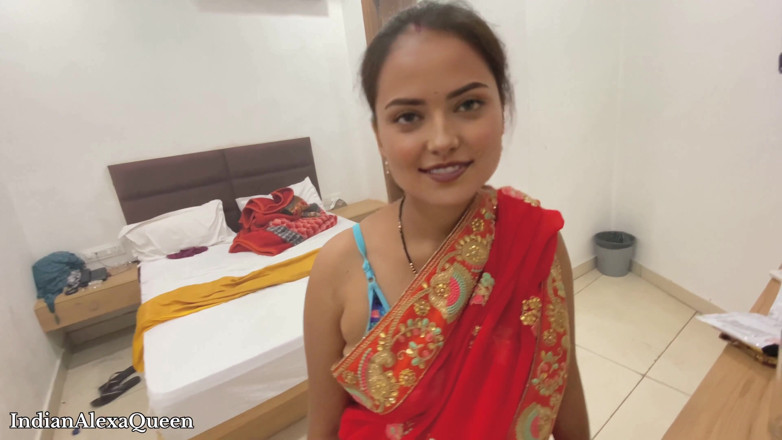 IndianAlexaQueen: Aku ganti baju, dan abang tiriku diam-diam ngeliatin aku, aku...