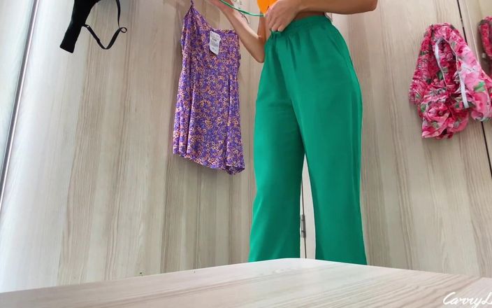 CarryLight: Vidéo de la cabine d’essayage - masturbation torride et risquée - J’ai été...
