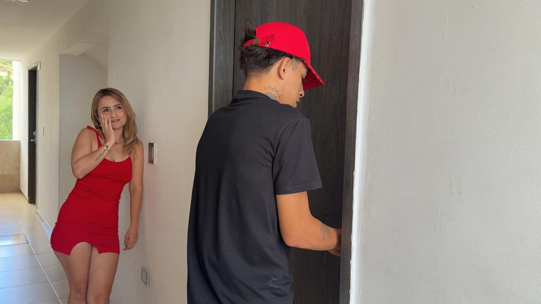 katyJay: Meu vizinho tira vantagem e me pede sexo anal para...
