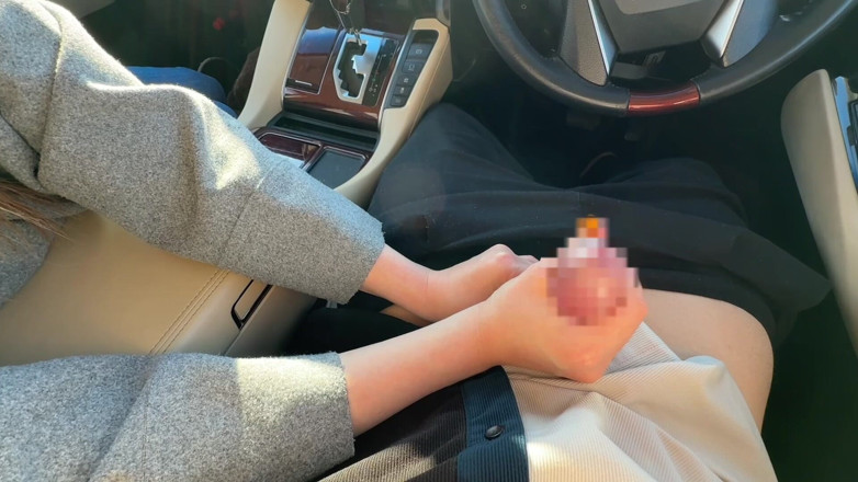 LuuLee0804: 仕事中でも手と口で射精させてくれる美人妻