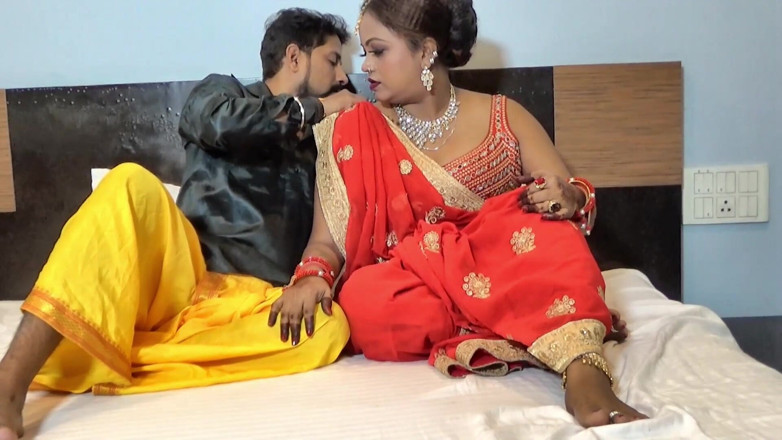 suchismitasarkar: rosy Bana Dulhan video completo, prima notte di una coppia...