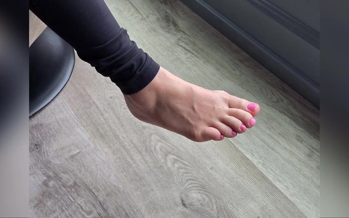 MarieRocks: Non-nude, with a Bit of Flashing