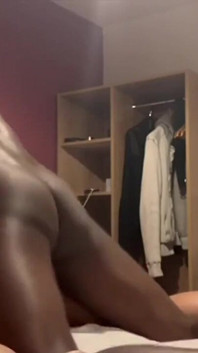 내 엉덩이를 채찍질하는 흑인 대물 자지 묶고 오르가즘 조절 처벌