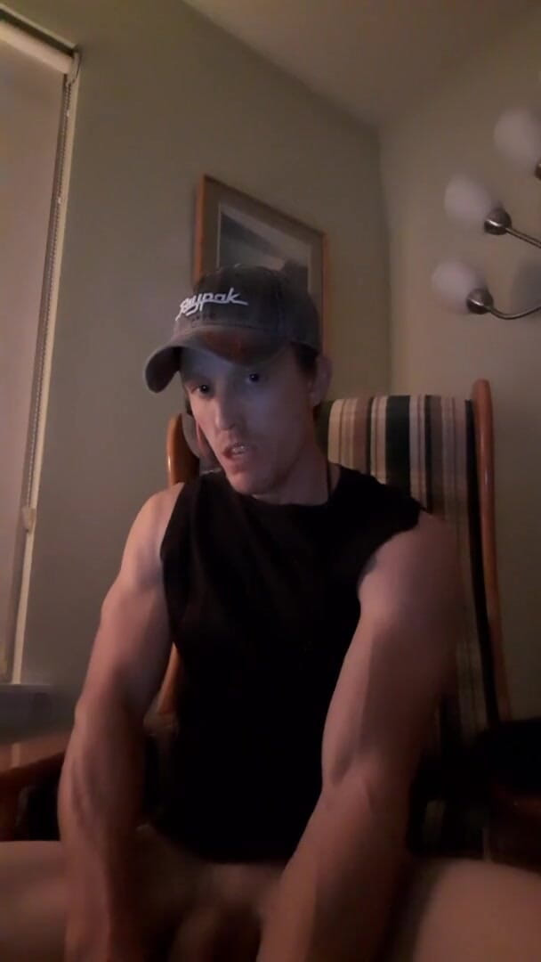 AlphaCathexis: Mata lelaki berotot menggulung belakang apabila dia memancut mani