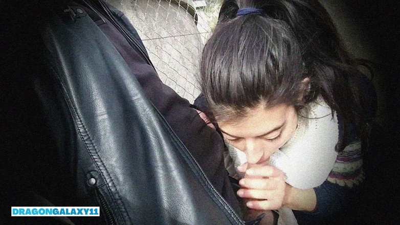 DragonGalaxy11: Eu și sora mea vitregă facem lucruri obscene pe stradă și apoi...