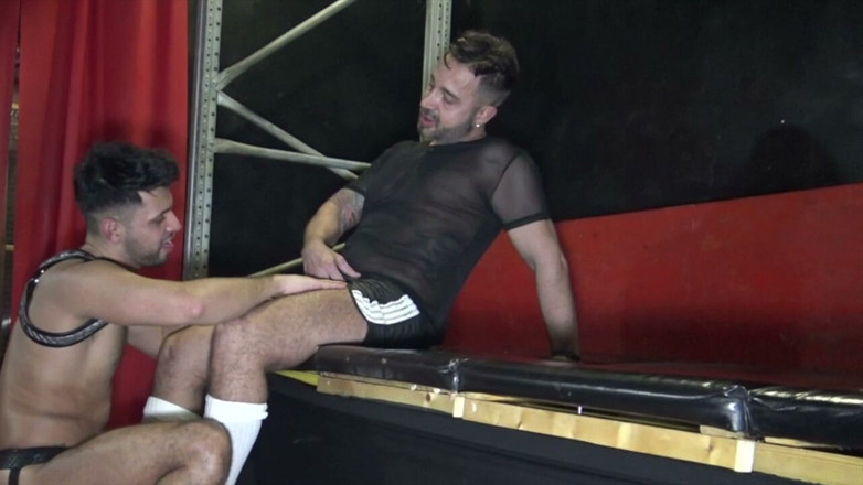 Fun raw sex with straight curious: Vbaise tra spagnoli