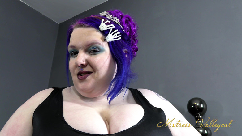 Mxtress Valleycat: Everyone Has Their Place