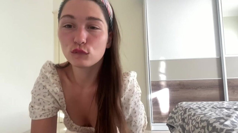 SexyMissMe: Cute Hairy Babe Wants to Cum on Your Face