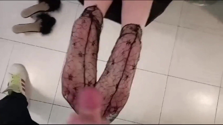 Yvonne: Dédié aux amateurs de semelles en nylon