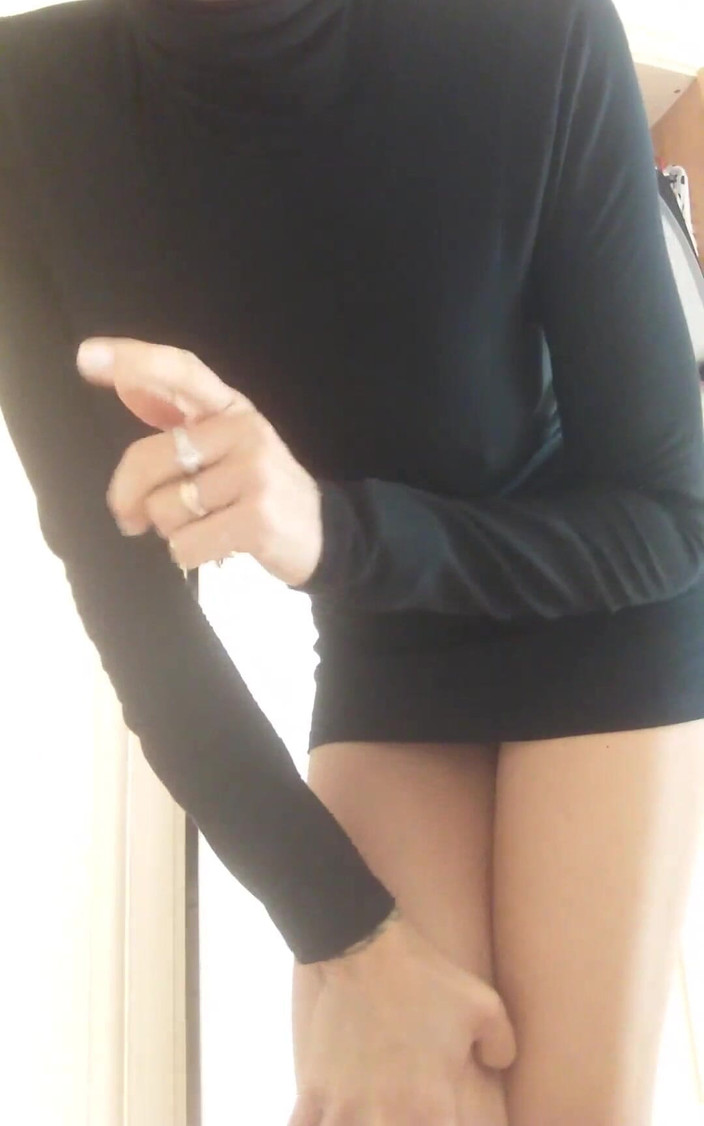 savannahamatoriale: Din har en sexig hårig kropp! och hon vill visa...