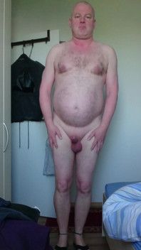 Nackt, Dick Und Steifer Schwanz