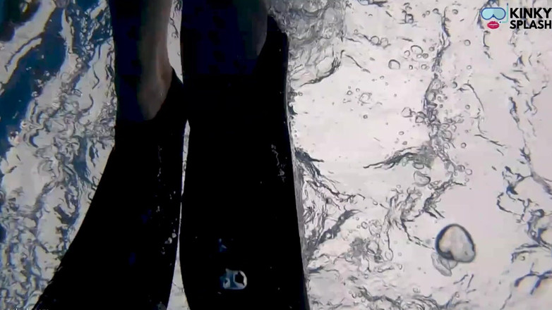 UKCuteGirl Lucy Lauren: Masturbasi dengan perlengkapan snorkel - tembakan air mani di bawah air