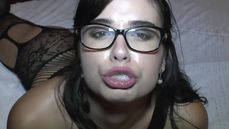 Creampie Clinic: 2 збуджені спермо-шлюхи на вечірці з кремпаєм