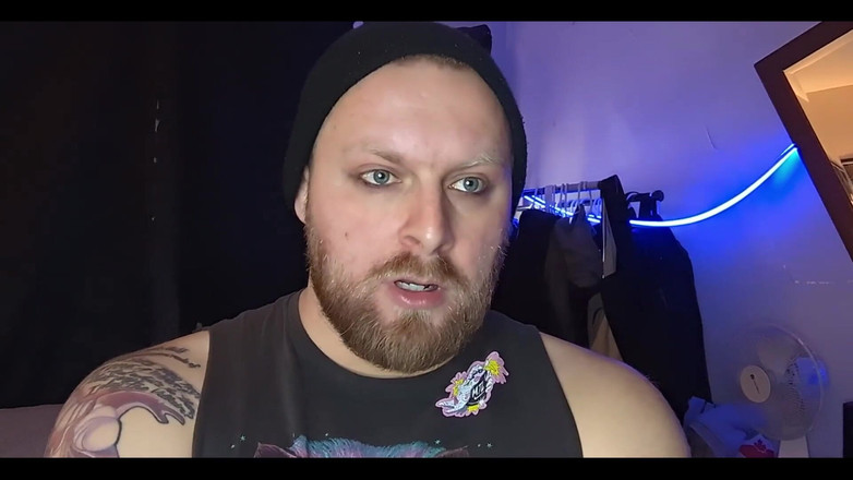 WolfgangWhite: Menghinakan awak kerana mempunyai zakar kecil dengan kiraan detik pancutan...