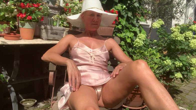 Lolacam: Exhib De Panotte En Nuisette De Soie
