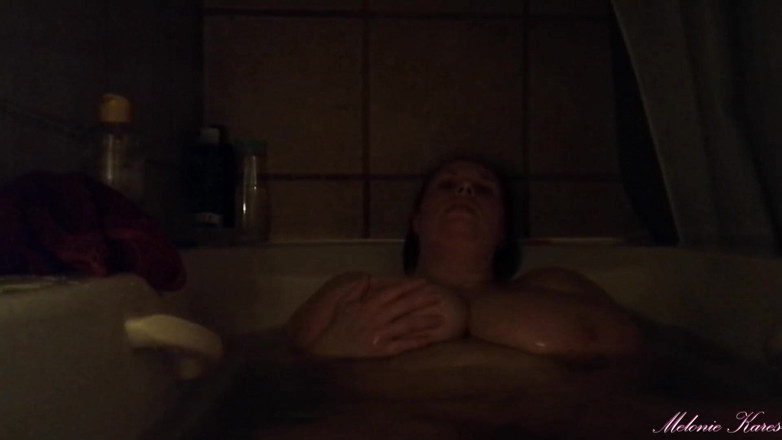 Melonie Kares: BBW świecą cycek grać POV
