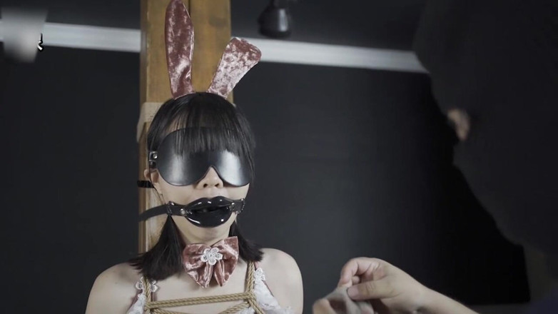 Aisan girl bondage: Xr61-the Girl Was Tied to a Pillar and Gagged with...