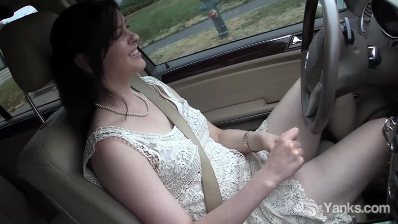 Yanks: Yanks - gata Savannah Sly se masturba no carro