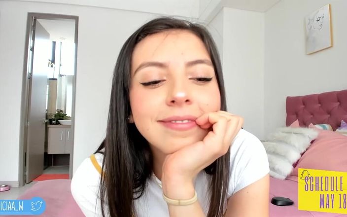 Cute Alice: Ei papai, como eu fico com essa roupa? Eu quero...