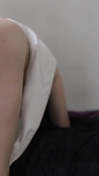Indische desi masturbiert und wird am ende gefickt