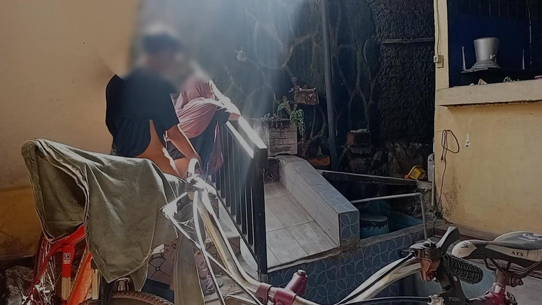 Famly sex: Son demi-cousin était tellement excité