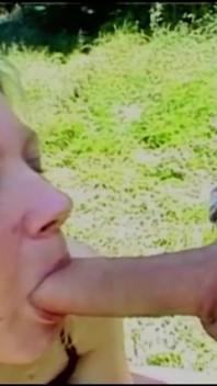 Lei è una ragazza francese che si è fatta scopare il suo stretto buco anale