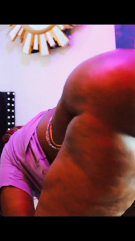 Fat Ass SSBBW Standing Twerking Oiled Ass