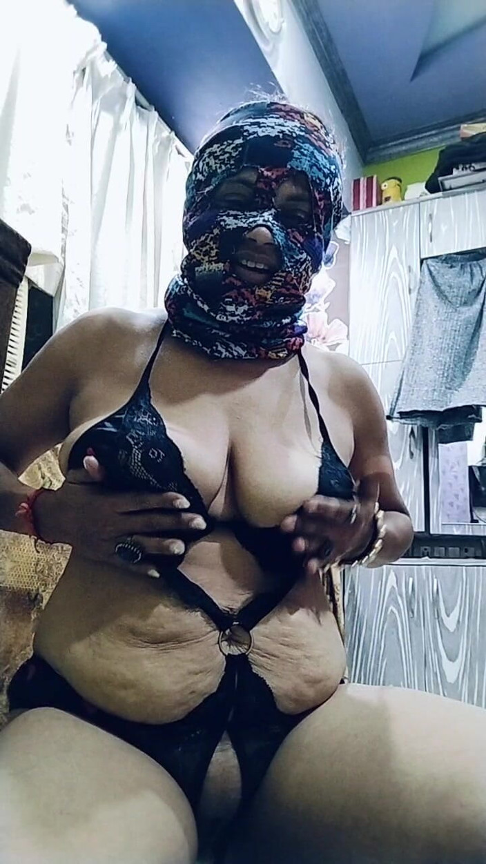 Simran: Body Show