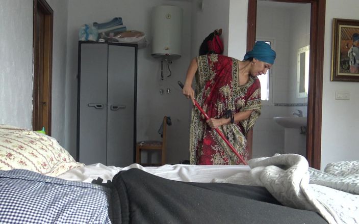 Souzan Halabi: Limpieza de trampas con turista negra en hotel en Estambul