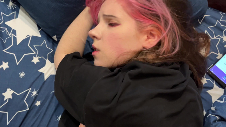 BubbleGum: La mia ragazza è dipendente dal fumo e il suo cazzo...