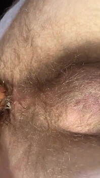 Fodendo o buraco do papai com vibrador e porra dentro