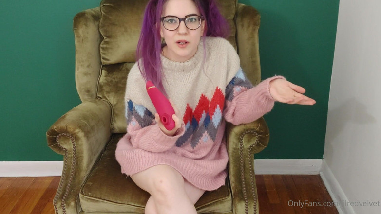 lilredvelvettt: Mencuba Womanizer