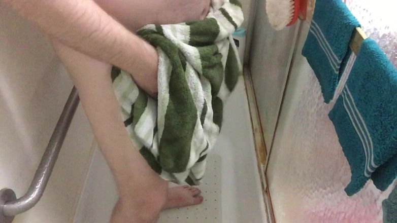 Sen Desi: Showering