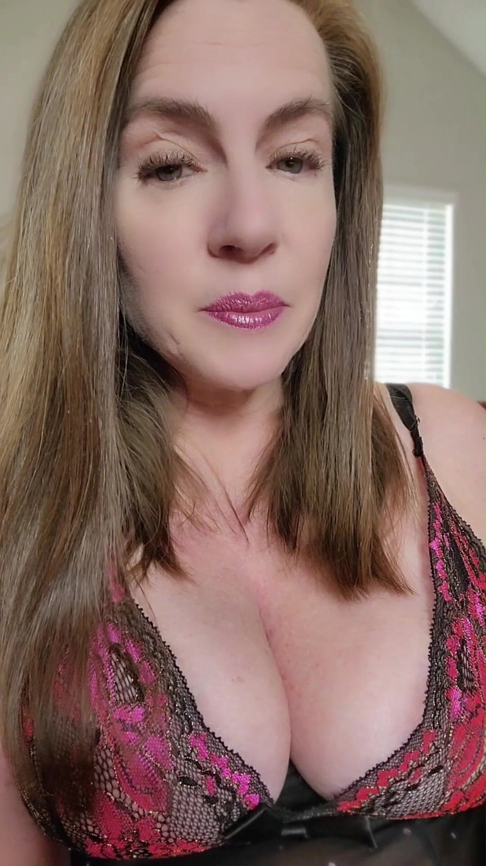 Nikki Nevada: Naughty Stepmom Wants You to Cum