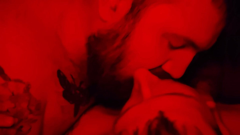 PoppaPig: Beso de luz roja