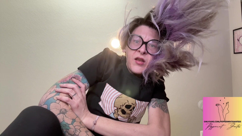 Peppermint Giantess: Giantess Breaks în casa ta Dominate N Preluare