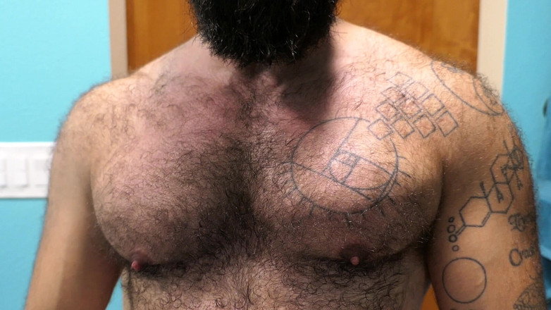 TripleXTransMan: アルファマッスルの誇示