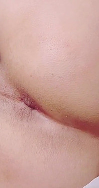私のフォロワー全員に私のおいしいお尻を再生して見せる