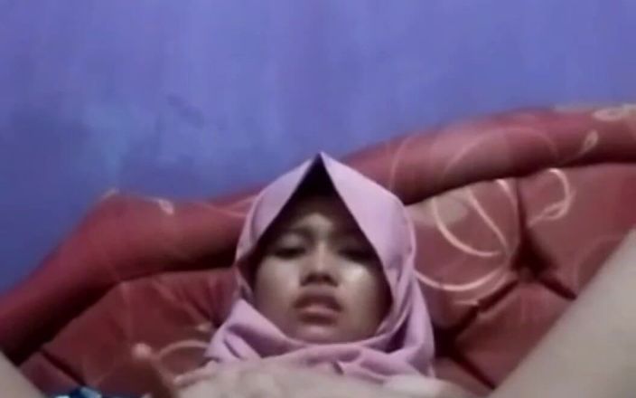Jilbab69: Velký mléko Jilbab Colmek