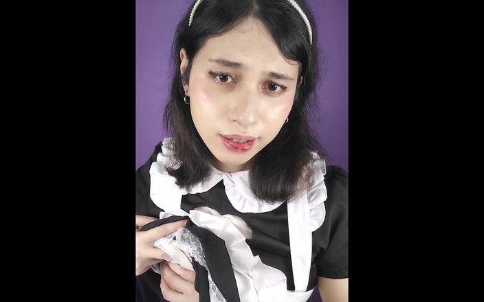 DaniTheCutie: Det Hembiträdet är inte bra för. Hon behöver en bra knull