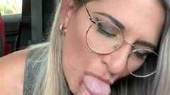 Gel muhteşem hatun arabanın arkasında büyük yarağımı çalıştırıyor, bu süper ateşli bakış açısı tam uzunlukta