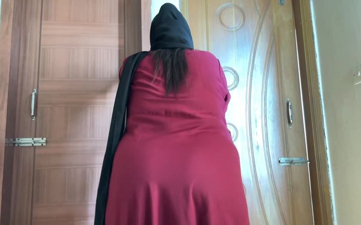 Aria Mia: イスラム教徒の恥ずかしがり屋の官能的な女性 - 夫は私の性的欲求を満たすことができないので、私は私の義理の息子を呼び出します