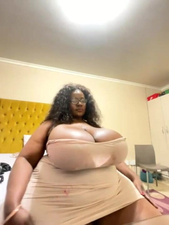 Legendary Booty Overdose: Nerdy BBW Tease