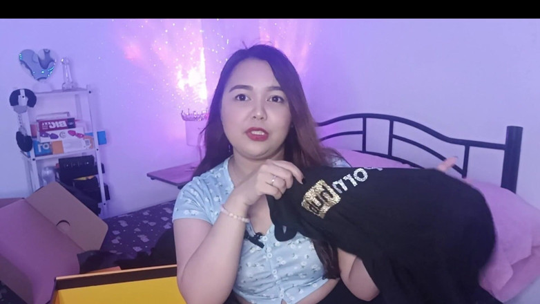 AsianSharinami: Pornhub'dan 25k abone hediyemin kutularını açıyor