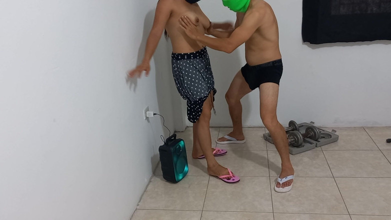 Martin13: Ich sah meinen stiefsohn, wie er bodybuilding körperliche aktivitäten tat...