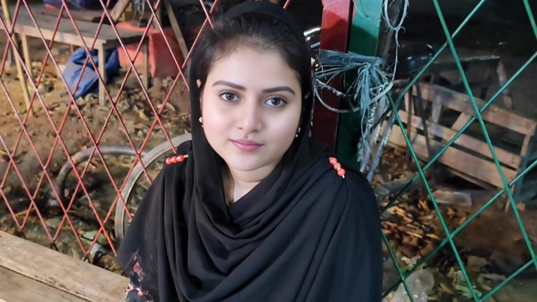 Your-Eshita: Awek Panas Cantik India Berkongkek Menikmati Video Masa