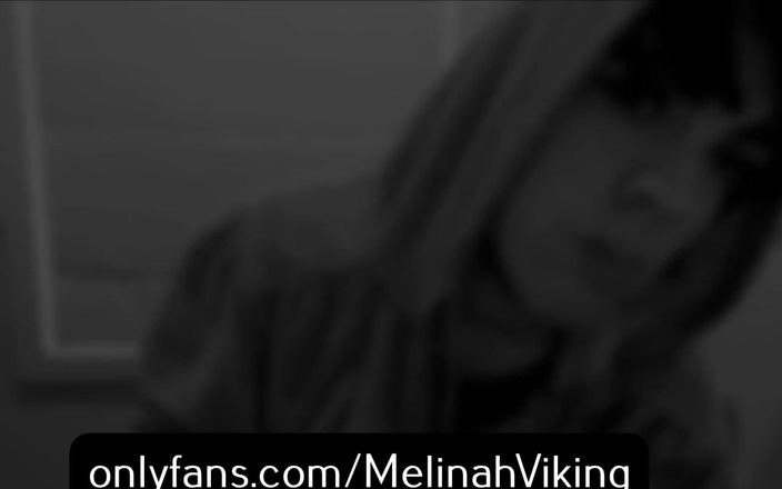 Melinah Viking: Hoodie blyghet