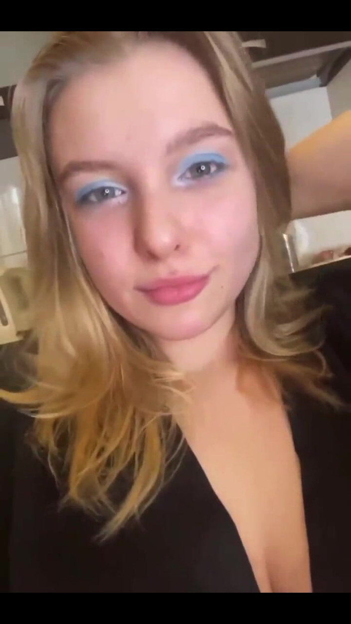 JuiceLussie: Meisje zit op je gezicht en masturbeert