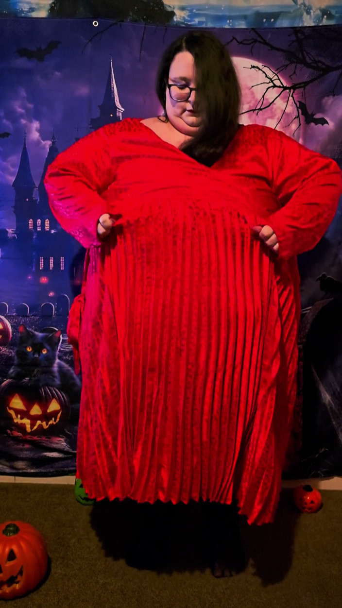 SSBBWLadyBrads: SSBBW Tight and Curvy Dress Haul Oct 2026 Part 1