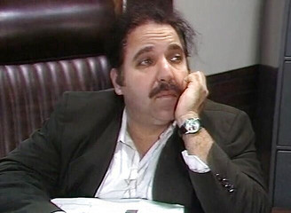 Alfacontent Babes: Zrzavá děvka s chlupatou kundou je análně vyvrtána Ronovým velkým čůrákem